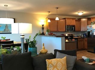 8601 Ridge Hollow Dr, Lincoln, NE 68526