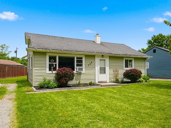 3rd image of 556 Courtney Dr