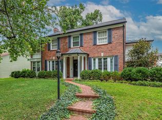 8021 Seminole Dr, Saint Louis, MO 63105