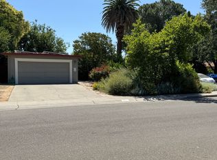 902 Gregory Pl, Davis, CA 95616
