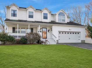6 Greene Ave, Pt Jefferson Station, NY 11776