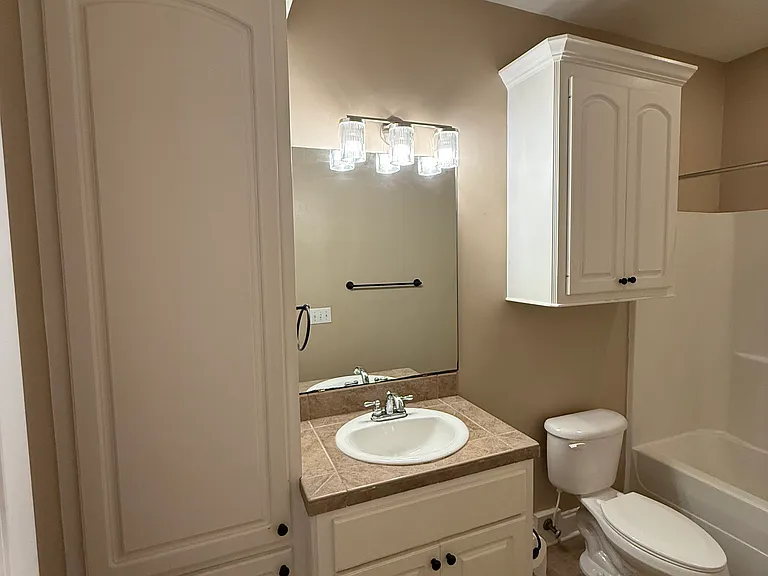644 Huntington Dr — Photo 27
