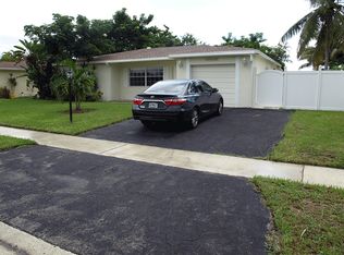 4652 Avalon St, Boca Raton, FL 33428