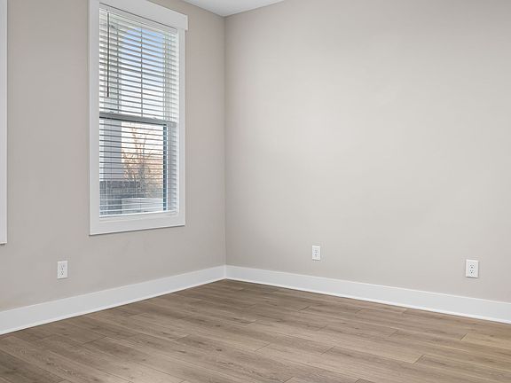 5th image of 2101 Oakwood Ave