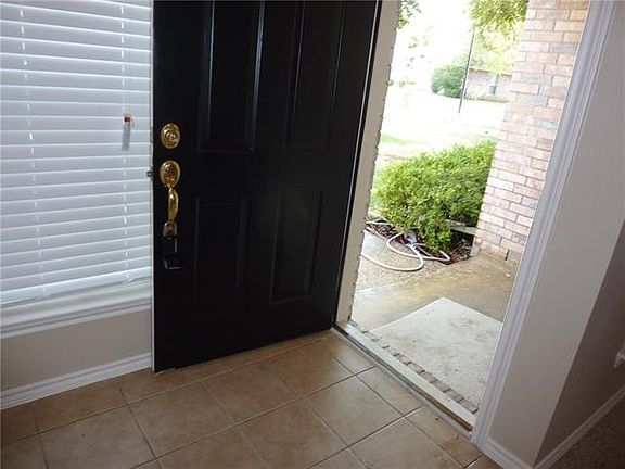 3rd image of 514 Vicki Ln
