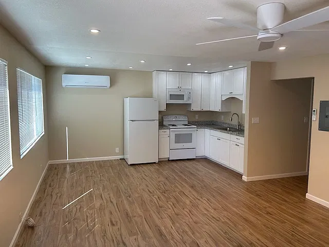 2 bed, 975 sqft, $1,900 — Photo 4