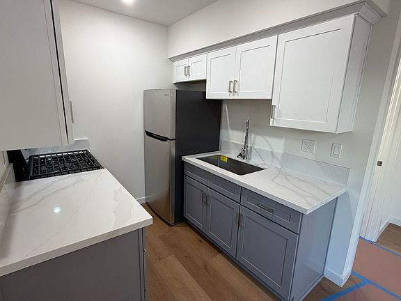 2nd image of 4388-4394 Delta St #4392-07