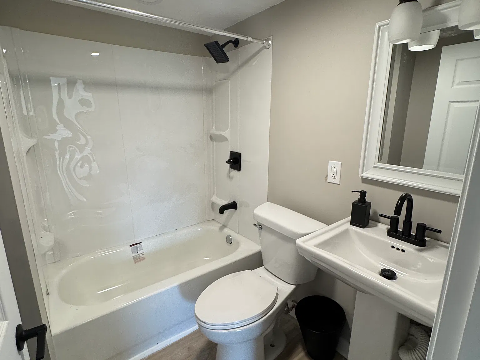 1013 Maple St — Photo 4
