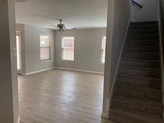 2nd image of 603 W Cotter Ave