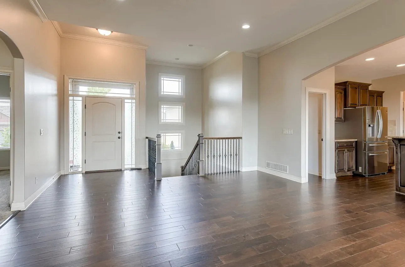 6 bed, 3630 sqft, $3,550 — Photo 4