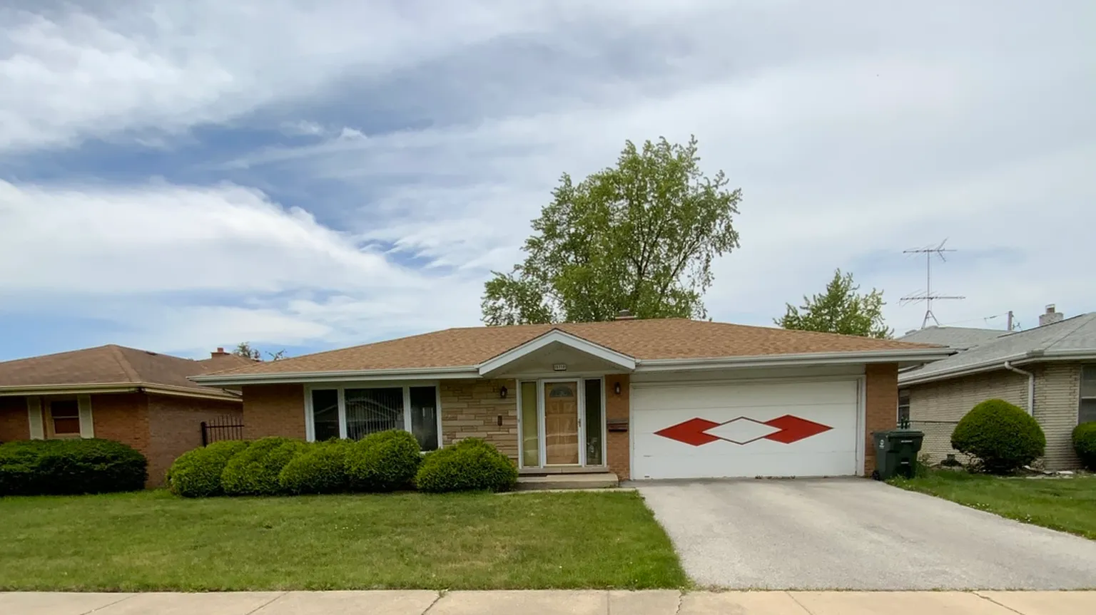15712 Drexel Ave photo 1