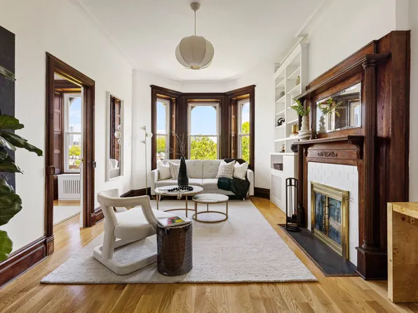 422 2nd Street image 1 of 12