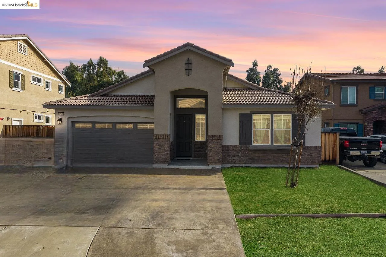 3834 Pato Ln photo 1