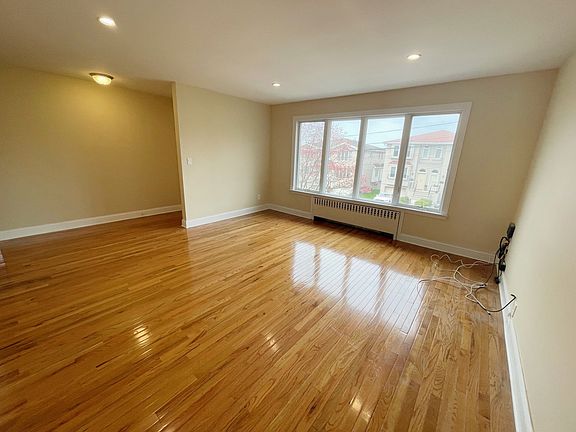 3rd image of 218 11th St #1