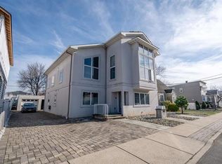 770 6th St #2, Secaucus, NJ 07094