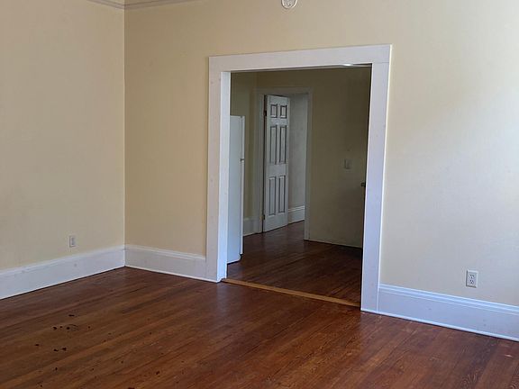 3rd image of 3911 Iberville St #B