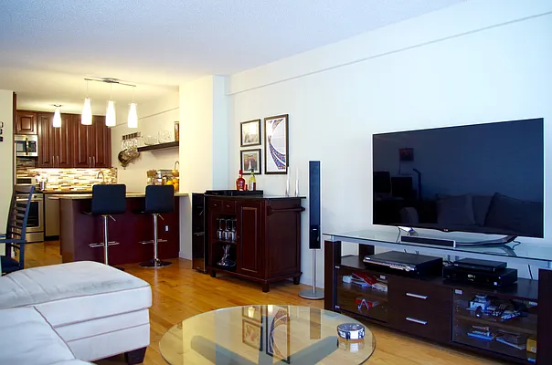 Sold by Owner | media 15