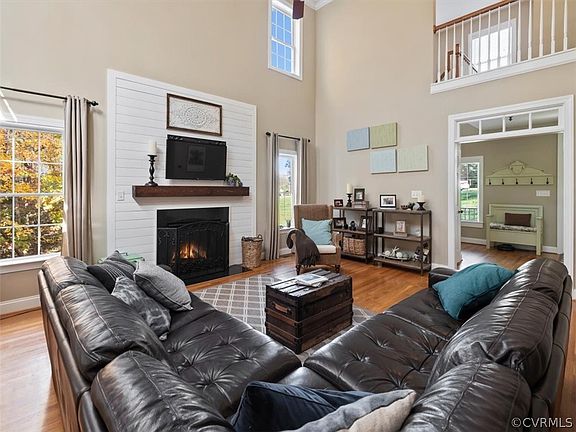 3rd image of 12424 Wynnstay Ln