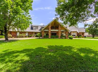 2200 W Blue Starr Dr, Claremore, OK 74017