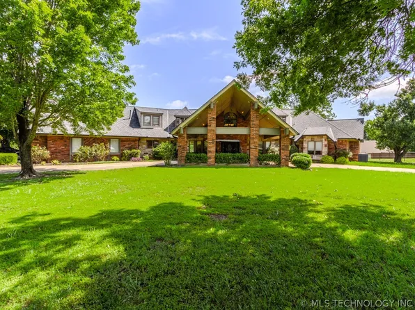 2200 W Blue Starr Dr, Claremore, OK 74017
