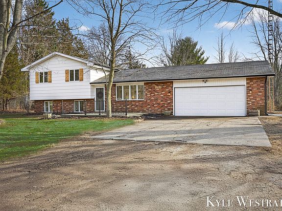 2nd image of 1763 E Pontaluna Rd