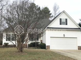 359 Hocutt Farm Dr, Clayton, NC 27527