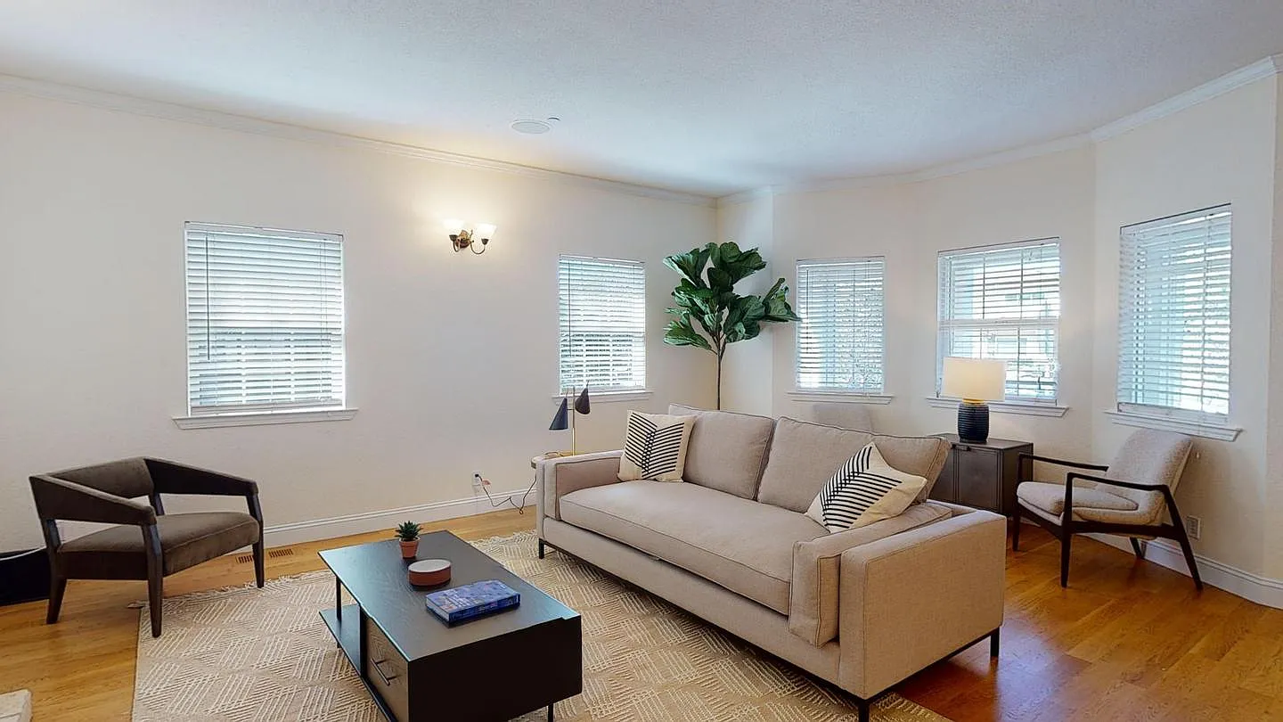 Private Bedroom in Wonderful Redwood City Home by Caltrain Station — Photo 2