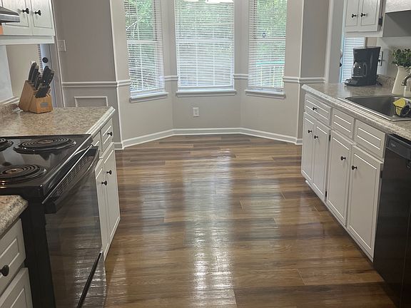 5th image of 207 Creekview Cir