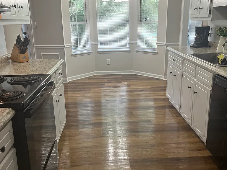 207 Creekview Cir — Photo 5