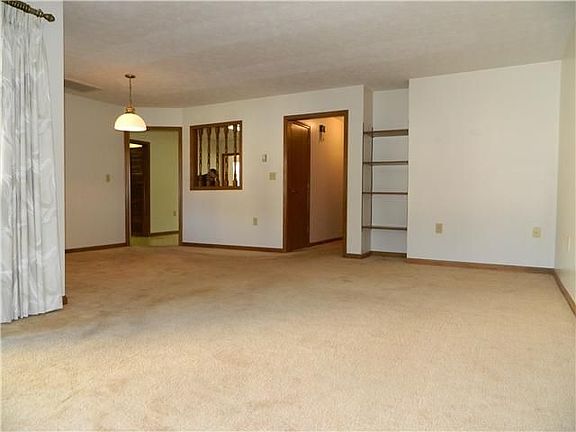 3rd image of 6415 Chapelwood Ct