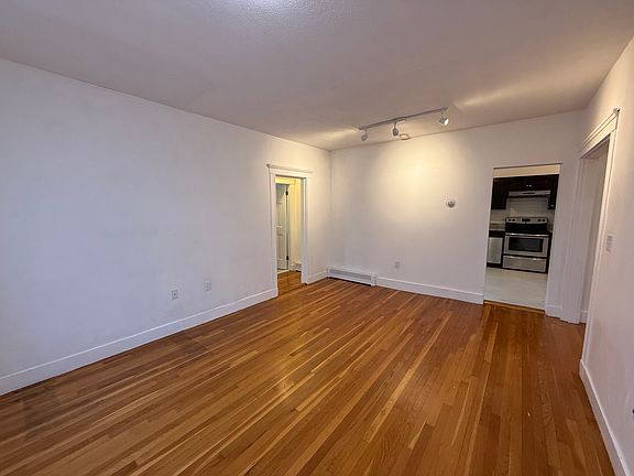 4th image of 32 Ransom Rd #Top