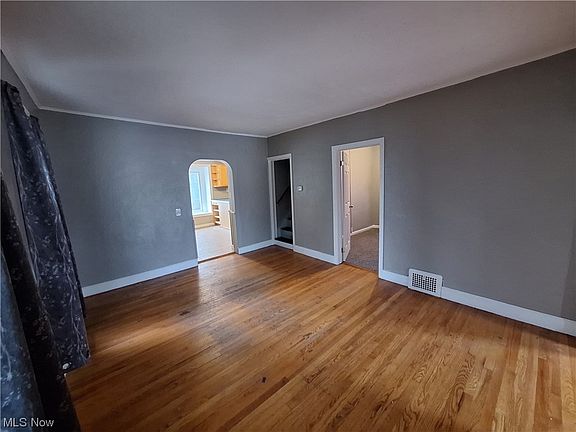 4th image of 114 W Glendale Ave