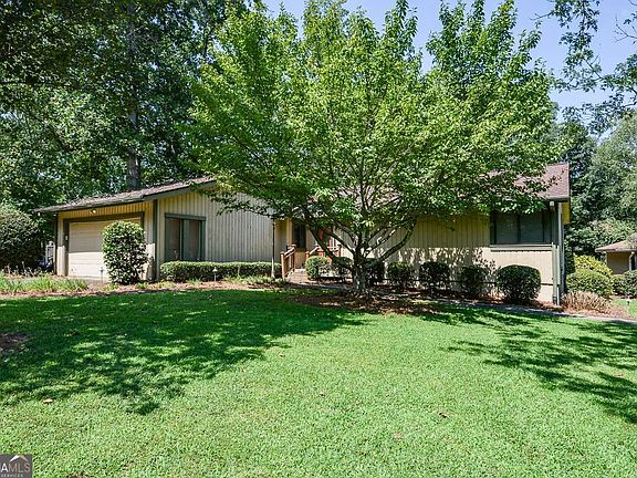 2nd image of 6906 Springwood Dr