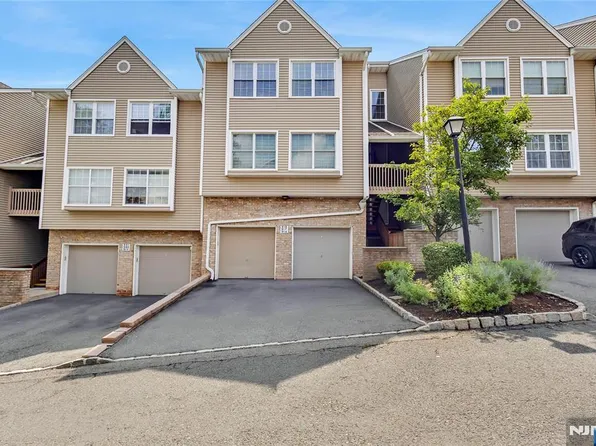 516 Windsor Dr, Palisades Park, NJ 07650
