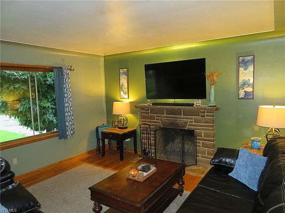 3rd image of 183 Forest Hill Dr