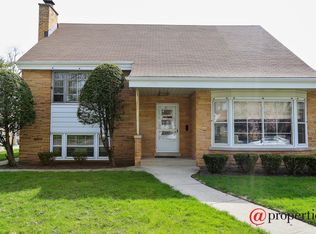 8311 Kenneth Ave, Skokie, IL 60076