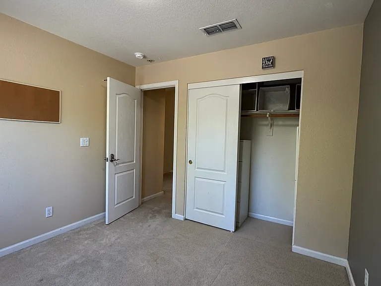 1370 Kerslake Cir — Photo 25