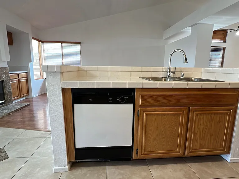 2121 Beechwood St — Photo 11