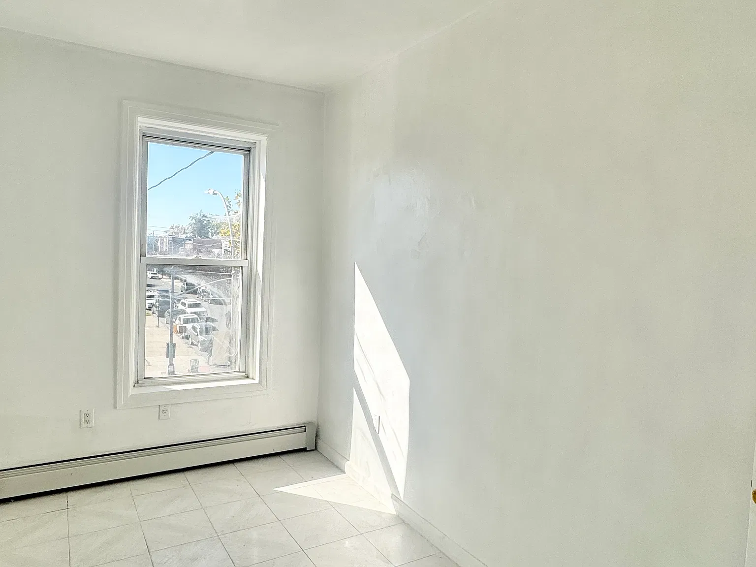 4 bed, 1100 sqft, $3,400 — Photo 4