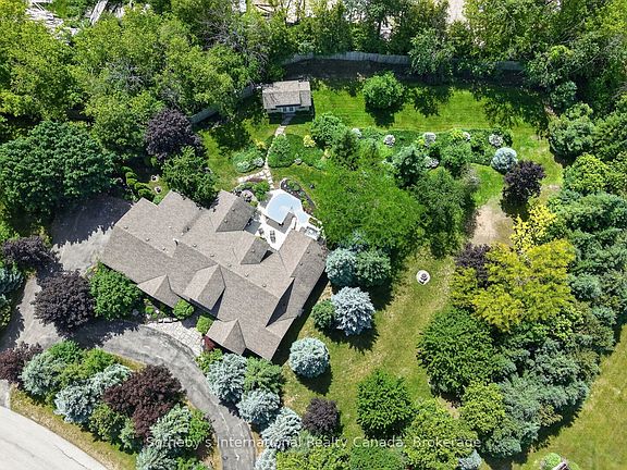 3rd image of 2 Evergreen Rd