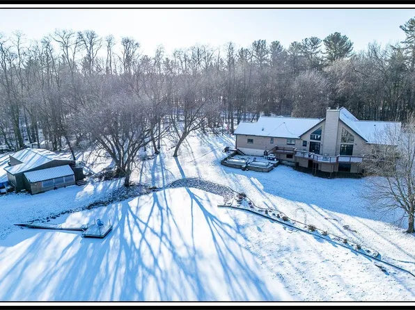 E7982 Weiland Rd, New London, WI 54961