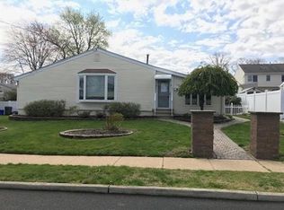 19 Woodshore E, Keyport, NJ 07735