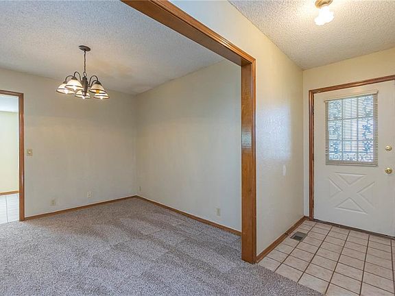 5th image of 121 Cypress Dr