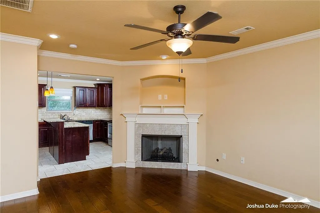 3 bed, 1426 sqft, $1,695 — Photo 4