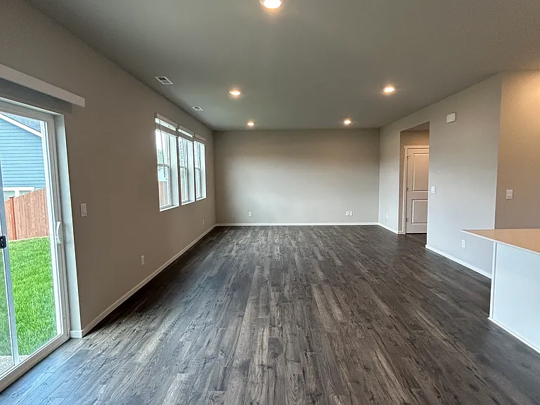 1361 SW Pendleton Way — Photo 8
