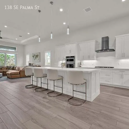 138 SE Palma St