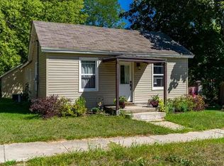 622 Jackson St, Pecatonica, IL