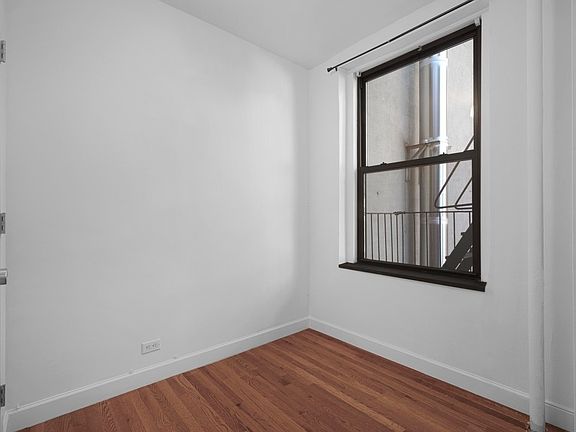 5th image of 26 Greenwich Ave APT 3R