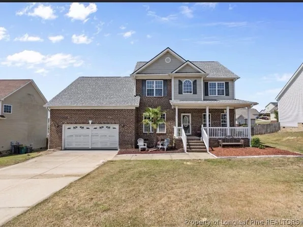 3932 Hunting Path Dr, Hope Mills, NC 28348