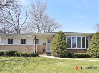 826 S Cedar Ave, Elmhurst, IL 60126